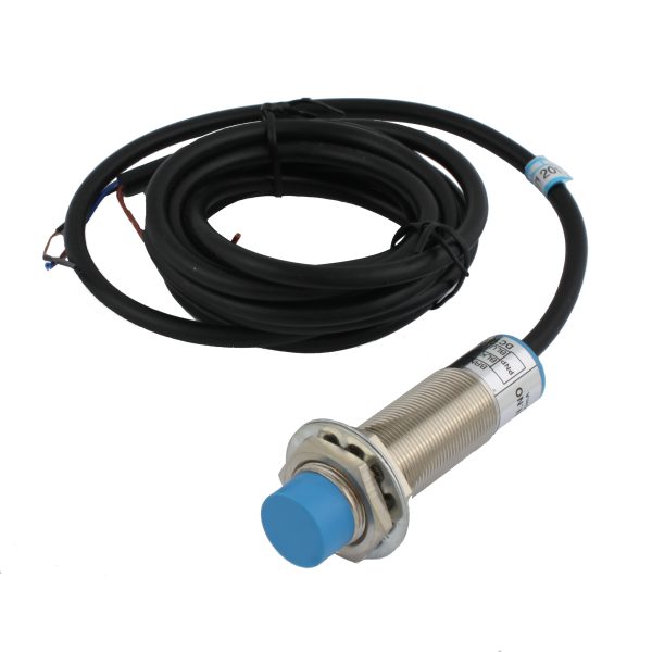 INNOCONT Емкостный датчик, M18x1, L=71 мм, зона срабатывания 10 мм, -25 +60 С, 12…24 VDC, IP65, выход: PNP NO, макс. ток 200 мА, кабель 2 м SC-18P10C — изображение 1
